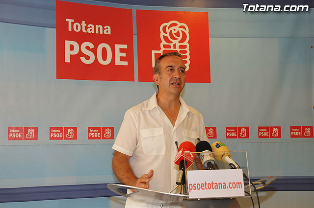El portavoz de los socialistas totaneros, Juan Fco. Otálora, en una foto de archivo / Totana.com