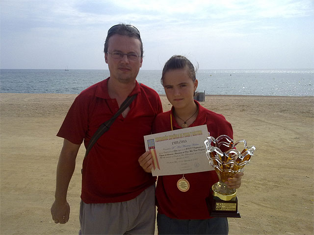 Ana con su padre, el presidente del club totanero