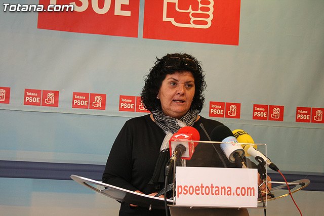 Lola Cano ofreció una rueda de prensa / Totana.com