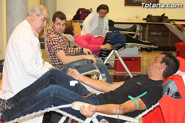 La IV campaña solidaria de donación de sangre promovida por el Ilustre Cabildo 'Sangre cofrade, Sangre solidaria' resultó un éxito