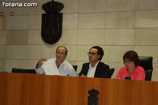 'El PP se queda solo en el Pleno defendiendo a los trabajadores de CEDETO y PROINVITOSA y el funcionamiento y utilidad de sus consejos de administración, frente al PSOE e IU que votan en contra'