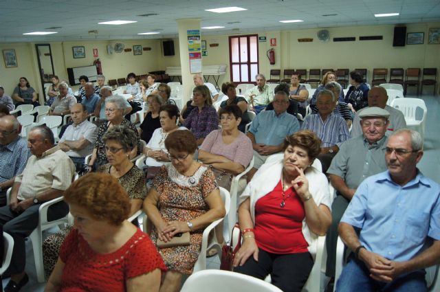 El Centro Municipal de Personas Mayores 'Plaza de la Balsa Vieja' pone en marcha para este curso 2014-2015 un amplío programa para mayores de 60 años y pensionistas