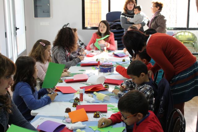 D´Genes da la bienvenida a la Navidad con un divertido taller de manualidades navideñas