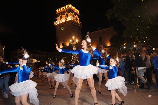 Miles de personas salen a la calle a recibir a los Reyes Magos