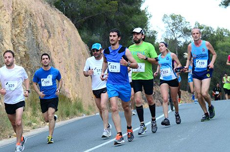 La XIX carrera de atletismo Subida a La Santa obligará a cortar temporalmente el próximo domingo la plaza de la Constitución y la carretera de La Santa MU-502
