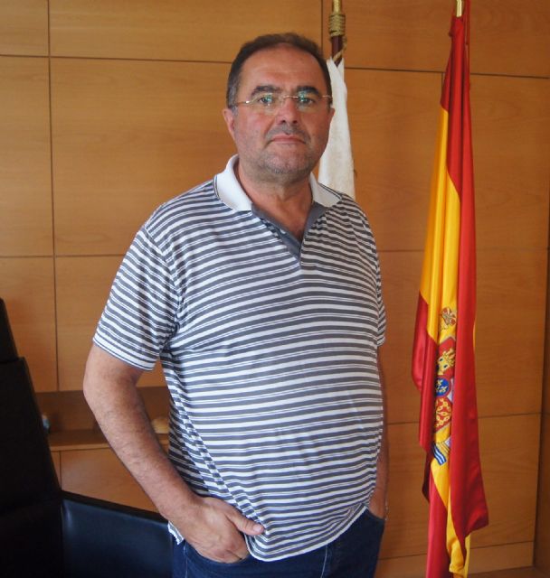 El alcalde de Totana se rebaja el salario respecto a su antecesora más de 1.200 euros