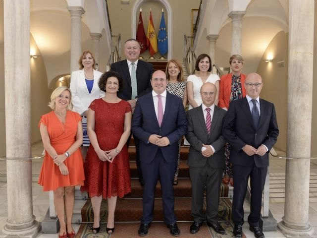 El alcalde felicita a los miembros del nuevo Gobierno regional