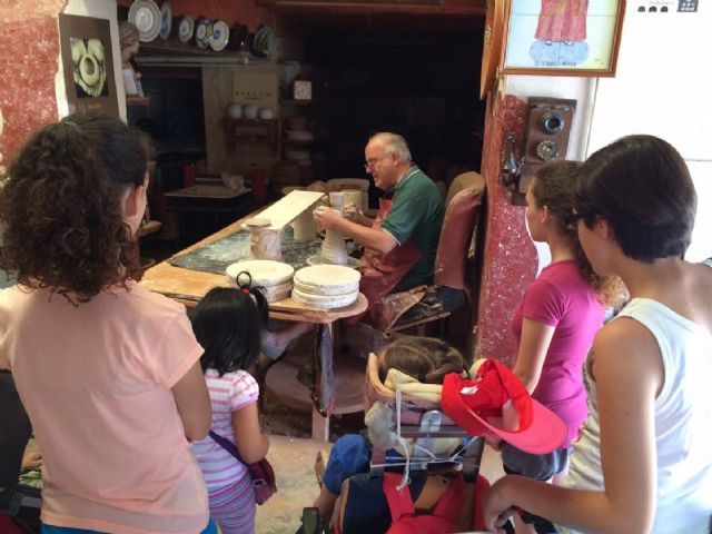 El programa de respiro familiar, puesto en marcha por D´genes, propone un verano divertido con juegos, salidas y actividades de ocio e inclusión