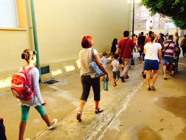 Un total de 3.478 alumnos de Educación Infantil y Primaria comenzaron hoy el curso escolar 2015/16 con normalidad en los once colegios de Totana