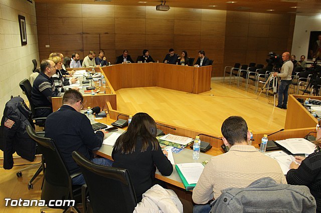 Totana aprueba una moción para que no concurra ningún candidato imputado en las próximas elecciones por cargos relacionados con la corrupción política