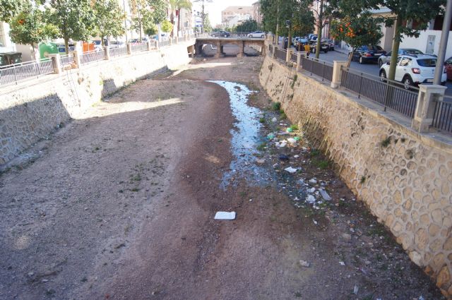 El Ayuntamiento acometerá las obras de arreglo por filtraciones en la rambla de La Santa en cuanto se autoricen los permisos necesarios por parte de la CHS