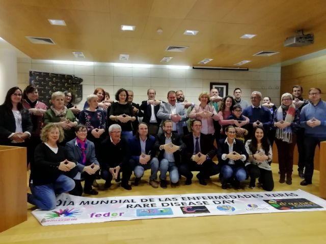 La Corporación municipal realiza una declaración oficial por el Día Mundial de las Enfermedades Raras, coincidiendo con la celebración del pleno ordinario de febrero