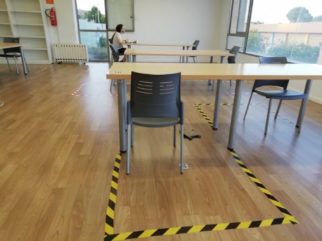 Esta semana ha reabierto, por las tardes, con un total de 11 puestos para el estudio el Centro de Lectura Munuera y Abadía