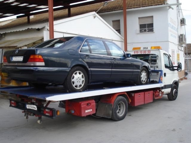 Adjudican el contrato para la retirada de vehículos de la vía pública y eliminación de aquellos en estado de abandono