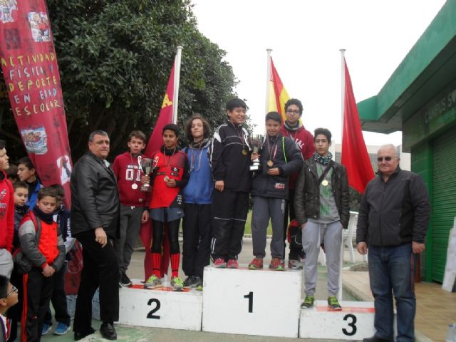 Los colegios 'La Cruz' y 'Reina Sofía' consiguieron sendos primeros puestos en la Final Regional de Orientación de Deporte Escolar