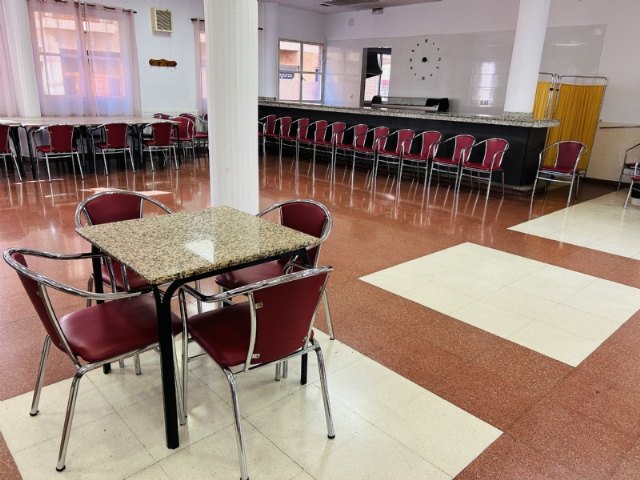 Sale, de nuevo, a licitación el Servicio de Cafetería-Cantina en el Centro Municipal de Personas Mayores, en la plaza Balsa Vieja