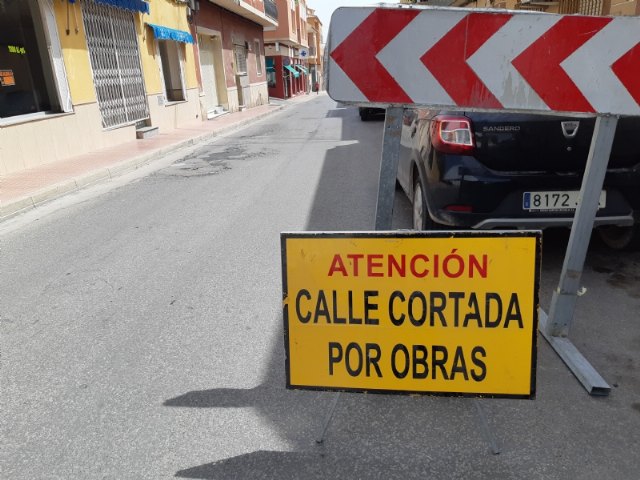 Comienzan las obras de renovación de la red de agua potable y alcantarillado en un tramo de la calle Teniente Pérez Redondo