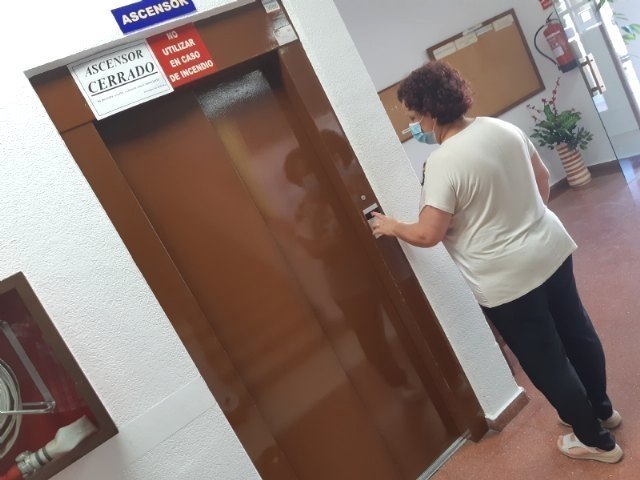 Se adjudica la sustitución de ascensor en el Centro Municipal de Personas Mayores en la plaza Balsa Vieja