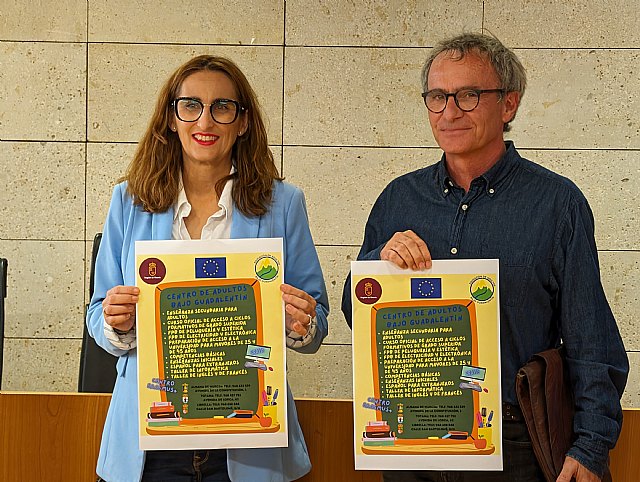 Se presenta la oferta formativa del Centro de Adultos 'Bajo Guadalentín' para el curso 2024/2025