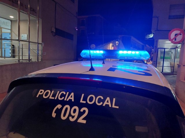 La Policía Local detiene a dos personas que se disponían a realizar robos de uva de mesa en parrales de Lébor