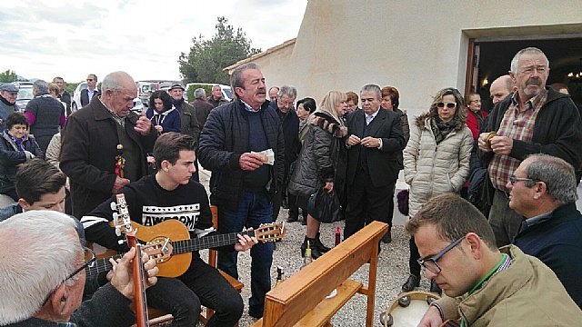 La Ermita de la Araña, de la pedanía de El Raiguero, acogió el tradicional Cantos de Ánimas