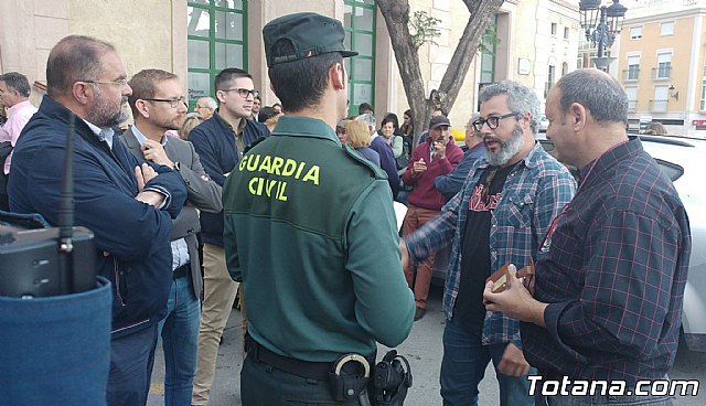 Concentración contra el Trazado del Ave y Alta Tensión