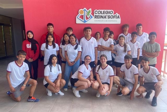 UECoE y Cajamar premian al colegio Reina Sofía de Totana por fomentar la cultura emprendedora