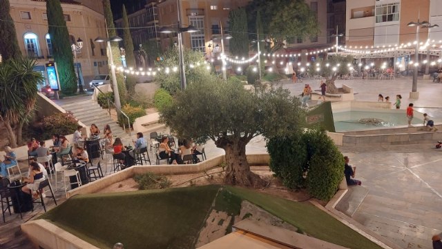 Suscriben un convenio de colaboración con Asemhos, la Asociación de Hosteleros de Totana, para la organización de las Fiestas Patronales de Santiago 2022