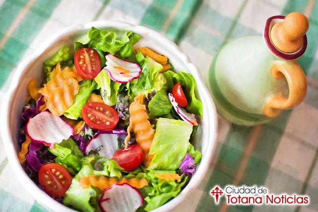 Las 5 comidas que potenciarán tu bronceado este verano