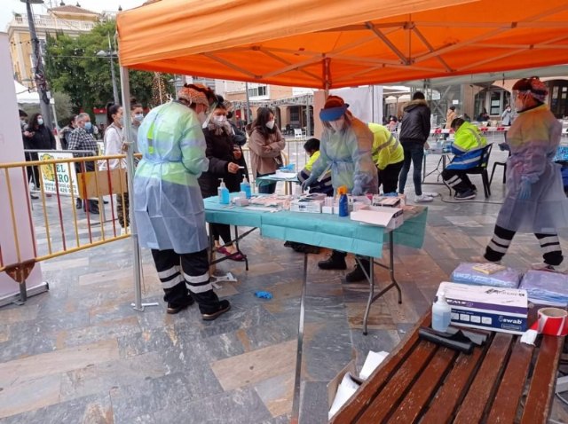 Salud refuerza los SUAP con equipos del 061 para la realización de test COVID-19 durante los próximos días festivos debido al aumento de contagios