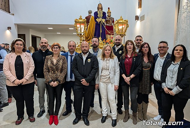 Emoción, historia y fe en la inauguración de la nueva sede de la Hermandad de la Negación y Exaltación de la Cruz