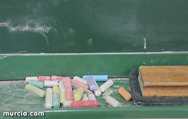 Suscriben un convenio de colaboración con las AMPAS de los colegios e institutos del municipio