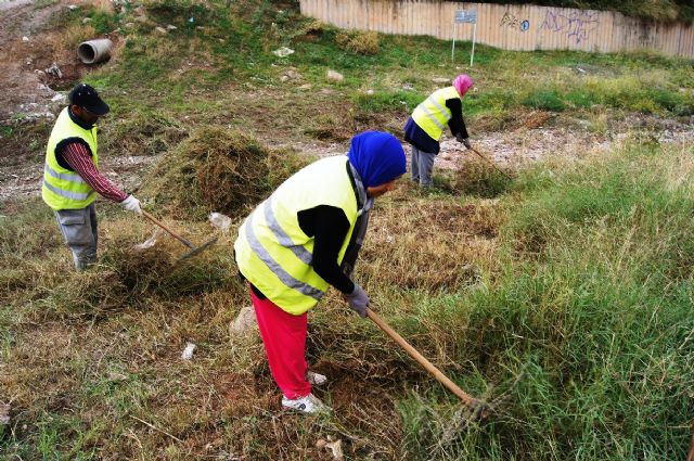 Un total de 58 desempleados agrarios contratados han iniciado esta semana sus labores en diferentes espacios del municipio