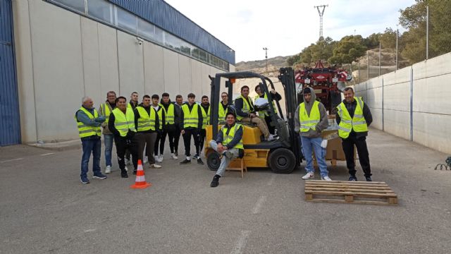 Coag Totana clausura con amplio éxito el curso de prevención de riesgos laborales: manejo seguro carretilla