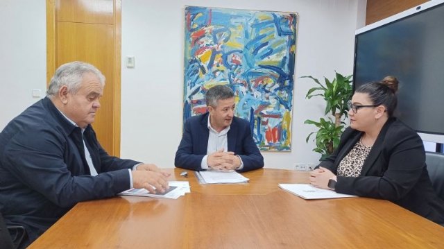 El alcalde y la concejal de Urbanismo se reúnen con el secretario general de la Consejería de Medio Ambiente