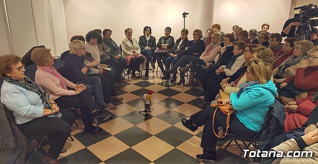 Mesa redonda “¡Adiós a mi querida España!