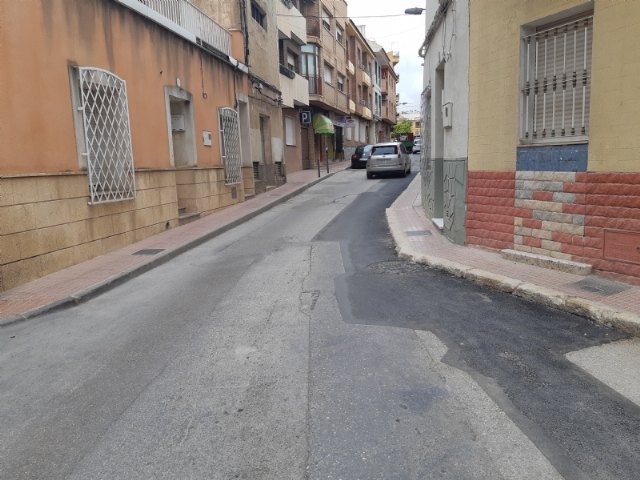 Finalizan las obras de urgencia acometidas para renovar un tramo de la red de alcantarillado y saneamiento de la calle Maderera