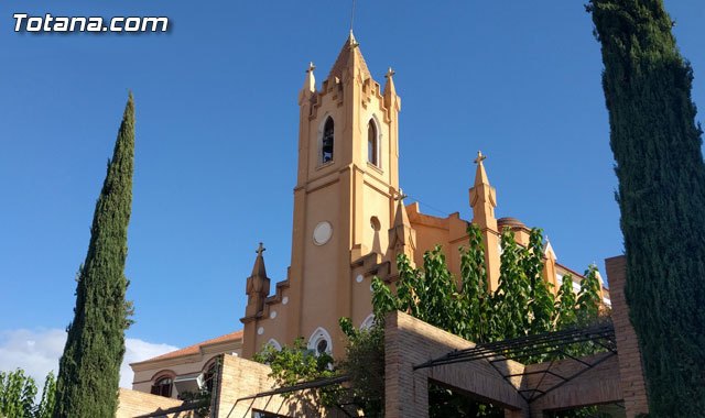 Proyecto de colocación de un reloj en la torre de la Capilla de la Milagrosa con motivo del centenario de su construcción