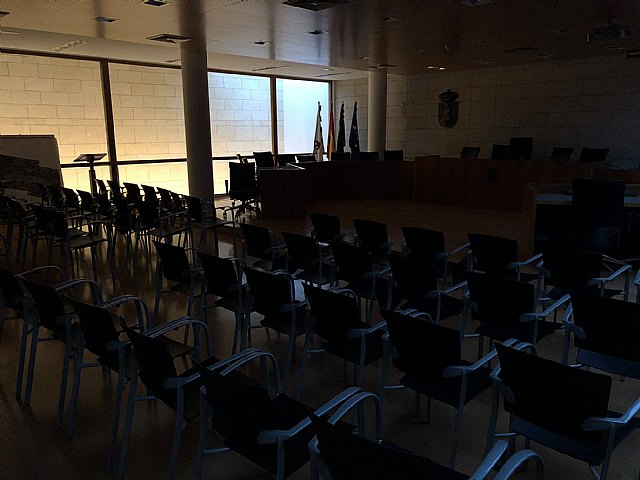 'Un salón vacío con aroma a solidaridad y lucha'