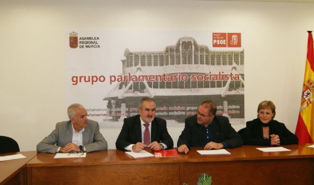 González Tovar se compromete con el alcalde de Totana