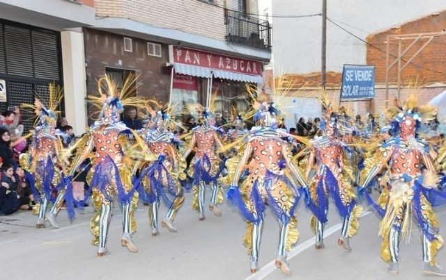 Quince peñas locales participan mañana en el primer gran desfile del Carnaval de Totana