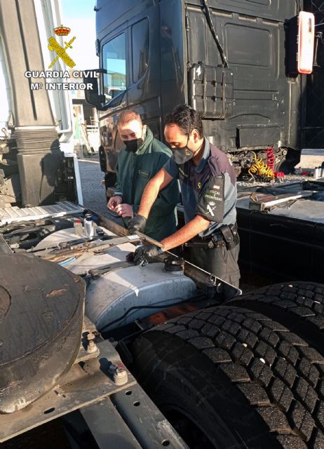 La Guardia Civil denuncia a una empresa de transportes por el uso fraudulento de gasóleo bonificado