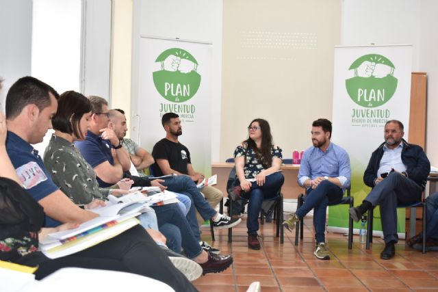 Las asociaciones juveniles de Totana aportan sus propuestas al Plan de Juventud de la Región