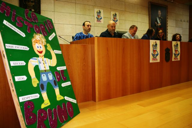 Totana conmemora hoy el Día Mundial de la Salud Mental con la celebración de un acto institucional y actividades de concienciación con escolares en la plaza Balsa Vieja