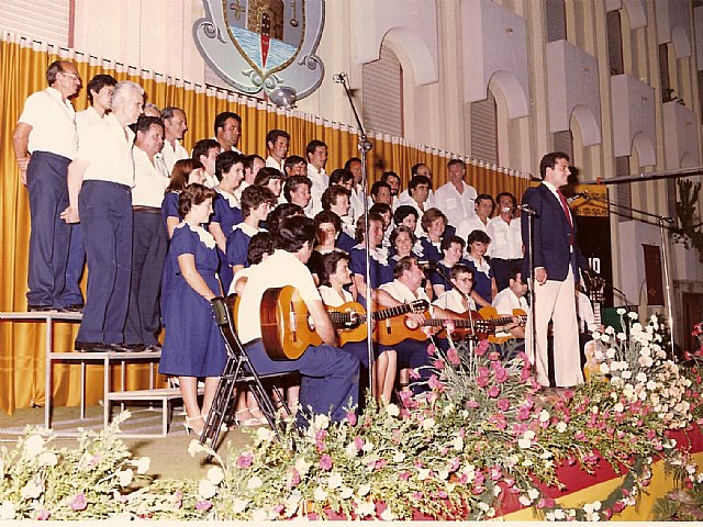 Desde la admiración a la valiosa trayectoria de la Coral Santiago en su «Cuarenta Aniversario»