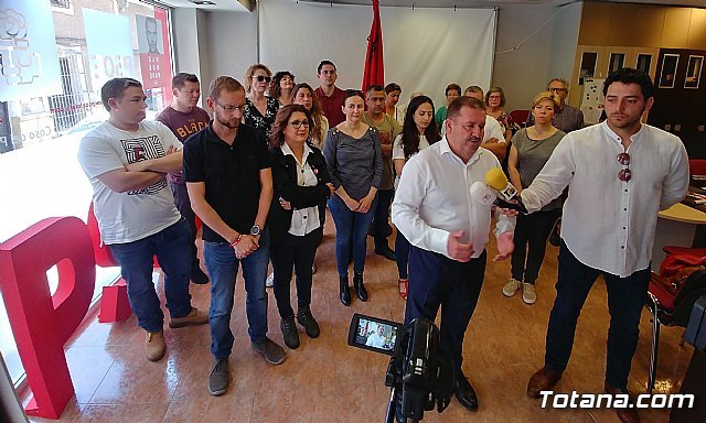 Los socialistas totaneros realizaron un homenaje de despedida a Alfredo Pérez Rubalcaba
