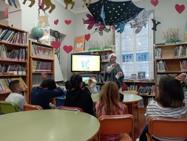 La Biblioteca Municipal celebra el Cuentacuentos 'La princesita bombera', con una notable participación