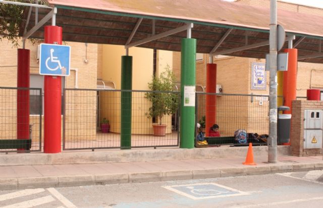 Acuerdan licitar la construcción de la cubierta de la pista deportiva y trabajos complementarios del CEIP Tierno Galván