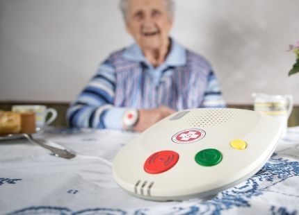 Aprueban contratar el Servicio de Teleasistencia Domiciliaria digitalizada por tecnología GSM para el Ayuntamiento de Totana