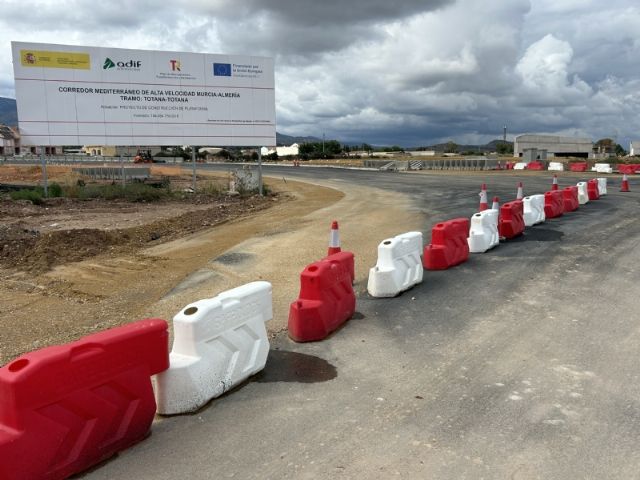 La próxima semana se producirán cortes intermitentes en los accesos al casco urbano por las obras del AVE en la RM-609, en la zona de Los Sifones